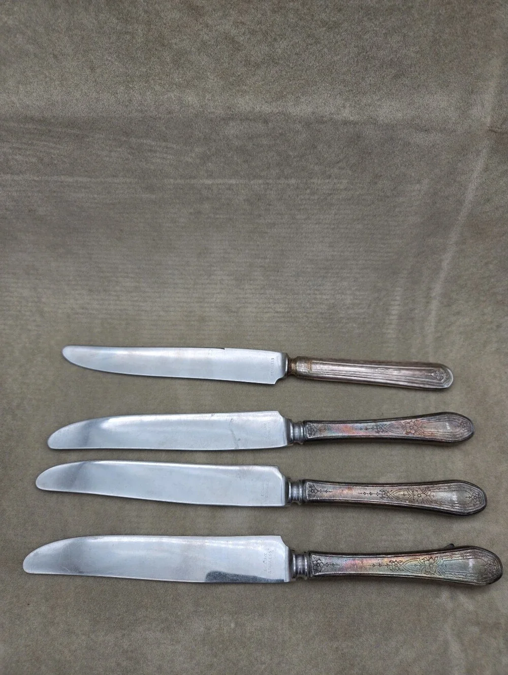 4 Vintage Dinner Knives Silver Plated Handles